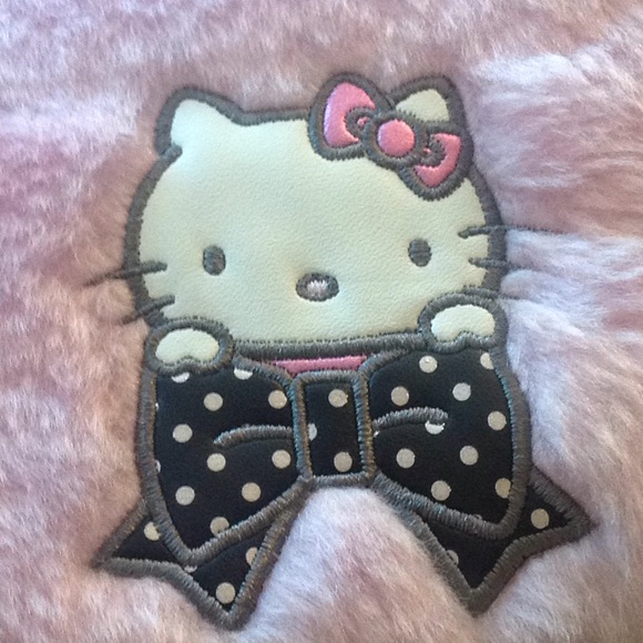 Hello kitty furry wristlet new w/o tags. - Picture 6 of 8